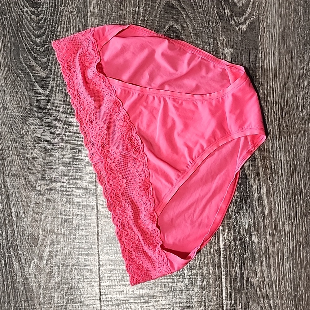 Natori "Bliss Perfection" v-kini Panty - Picture 2 of 4